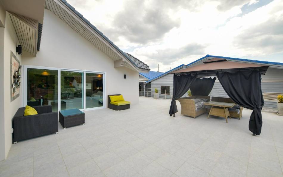 Pattaya, 5 Bedrooms Bedrooms, 0 ,5 BathroomsBathrooms,House,For Rent,0,2636