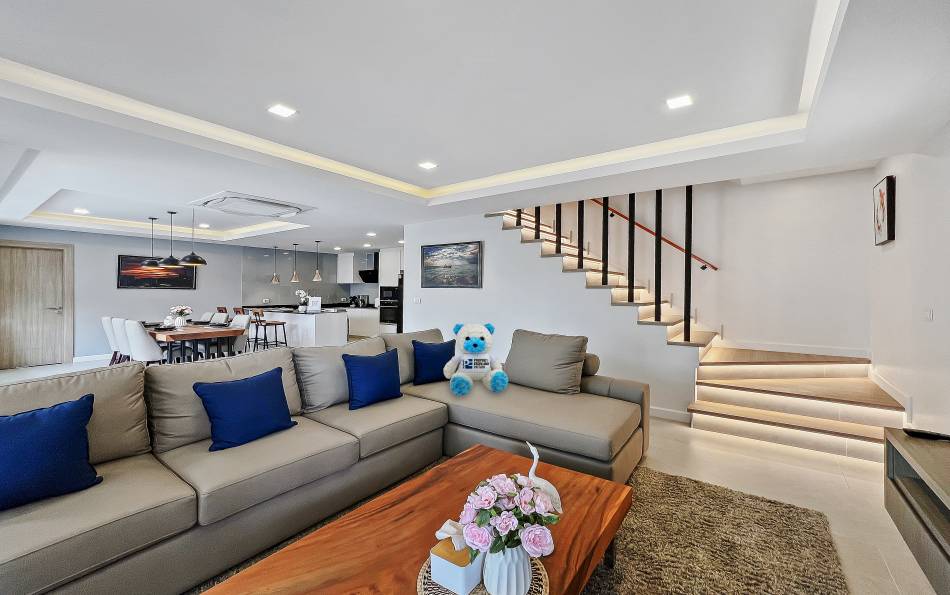 Pattaya, 4 Bedrooms Bedrooms, 0 ,5 BathroomsBathrooms,House,For Sale,0,2755