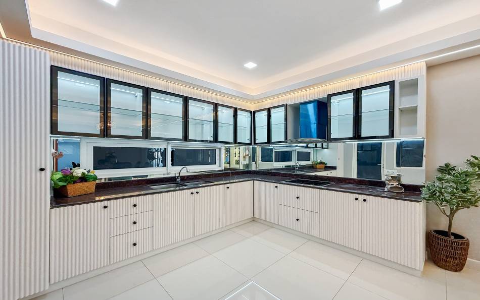 Pattaya, 5 Bedrooms Bedrooms, ,5 BathroomsBathrooms,House,SOLD,2800