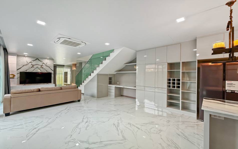Pattaya, 3 Bedrooms Bedrooms, ,3 BathroomsBathrooms,House,For Sale,2801
