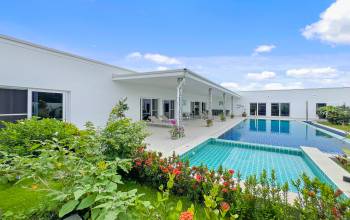 Pattaya, 3 Bedrooms Bedrooms, ,4 BathroomsBathrooms,House,For Rent,2821